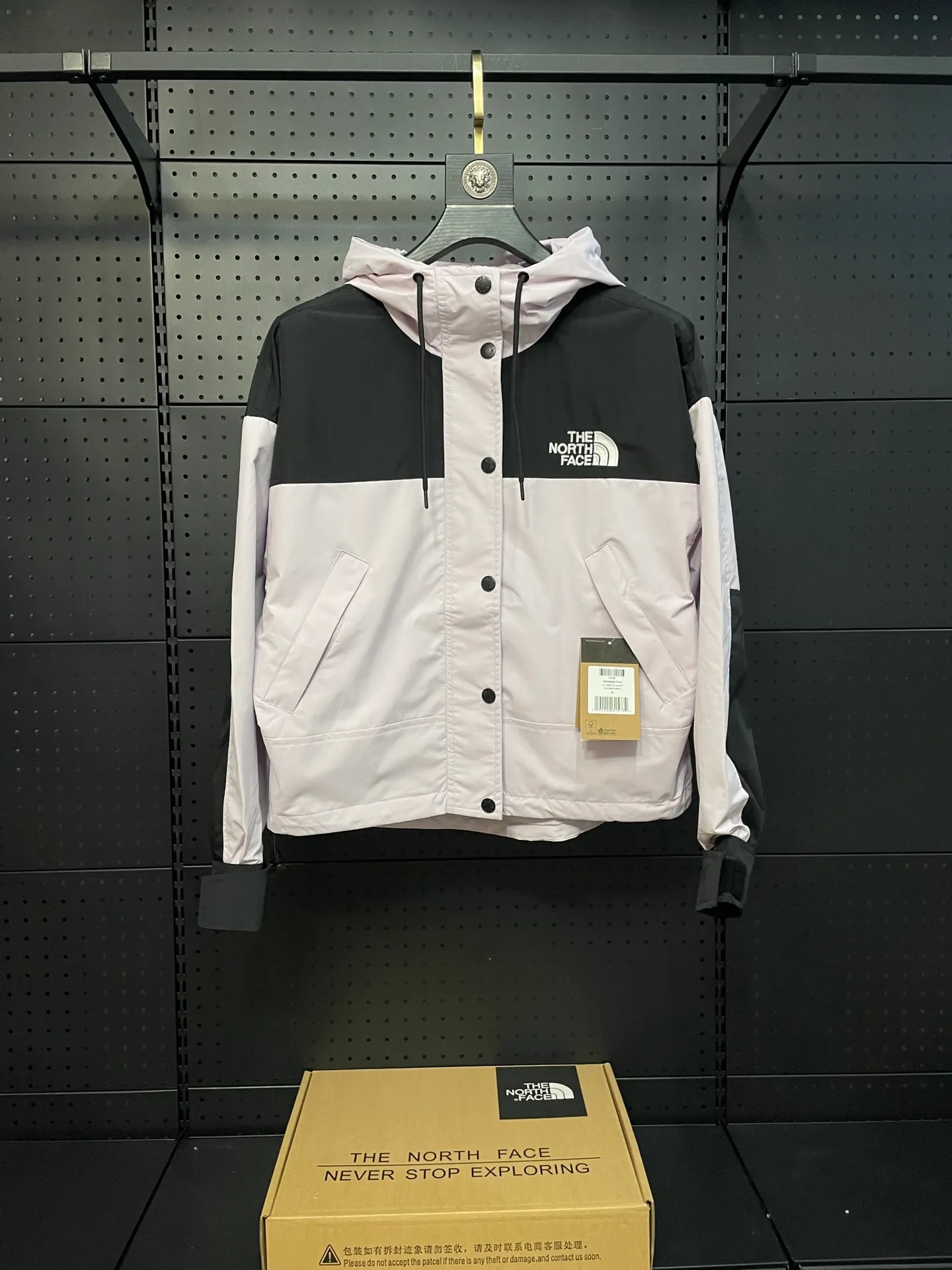 Purple The North Face 〖 〗 1. ： DRYVENT Breathable ， ， 。 2. ： 、 Breathable Wear-Resistant 。 3. ： 4.Size： ， ！ ~ Size：S-L